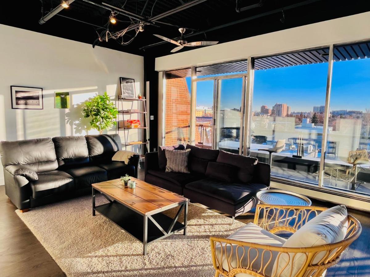 Sunny Penthouse On 17Th Ave, 1 Bedroom, 1 Loft Bed With Ladder, 1 Sofa Bed, Sleeps 6, Downtown 卡加利 外观 照片